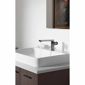 Composed Single Hole Single-Handle Bathroom Faucet with Cylindrical Handle and Drain in Polished Chr